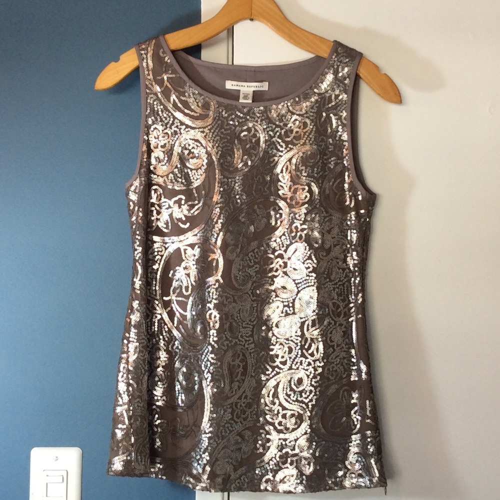 NWT Banana Republic sequined shell